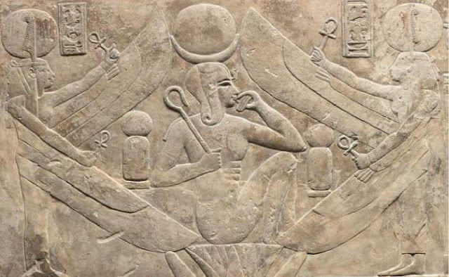 Птаха, Шедсунефертема, изображающая две крылатые фигуры Маат, богини истины