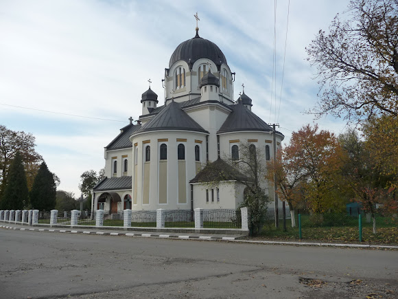 Угерсько. Храм Воскресіння Господнього