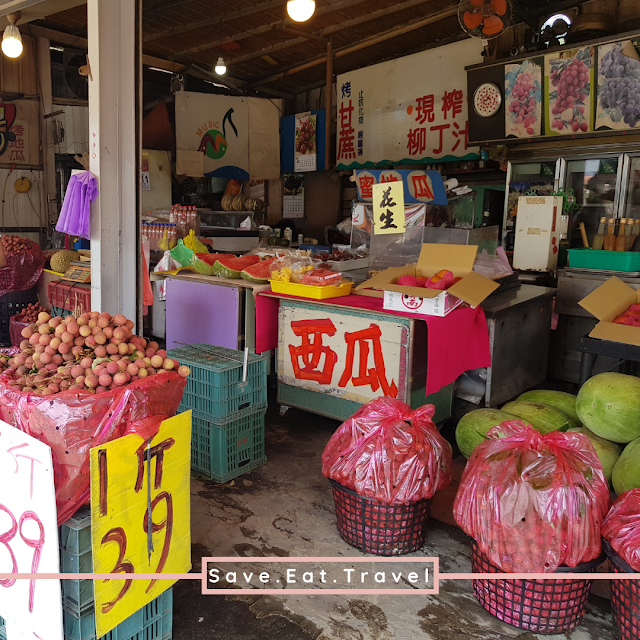 Taichung Day Tour Fruit Stand