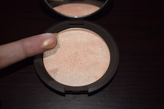 becca, shimmering, skin, perfector, champagne, pop, pressed, jaclyn, hill, highlighter, swatch