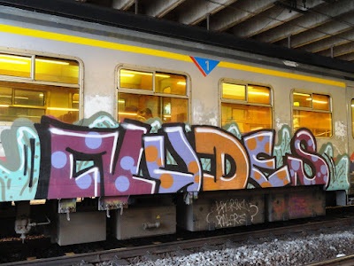 NUDES GRAFF