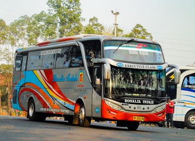 Foto Bus Rosalia Indah Madiun Jakarta