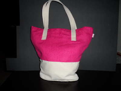 http://www.susinaeht.de/2016/08/12/tag-5-teaser-strandtasche-pia/