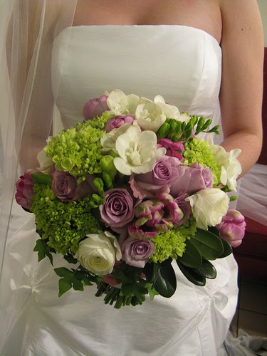 Wedding bouquets inspiration for a purple and green color theme