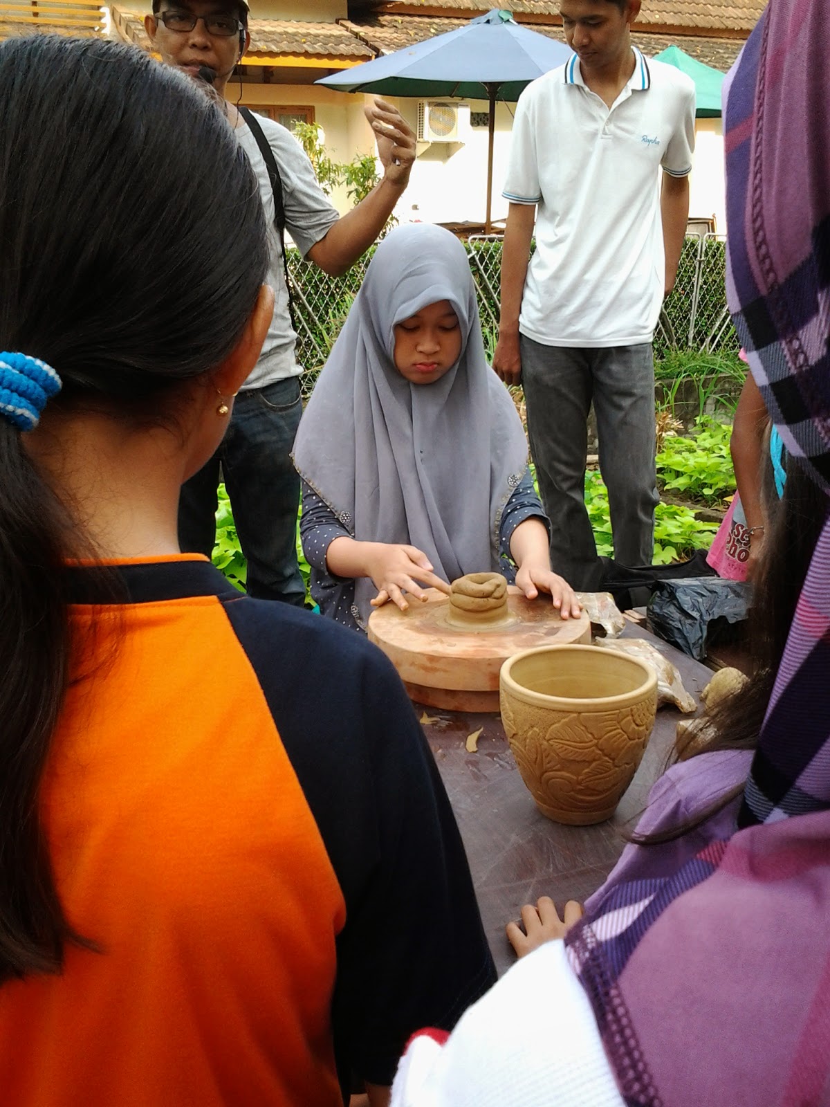 Pelatihan Membuat Keramik Asal  usul Keramik di Indonesia