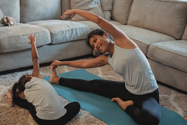 Stretching Ibu dan Anak Perempuan