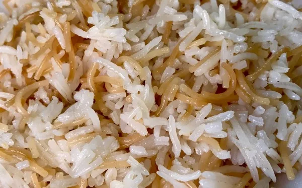 كم سعرة حرارية في الرز بالشعيرية؟