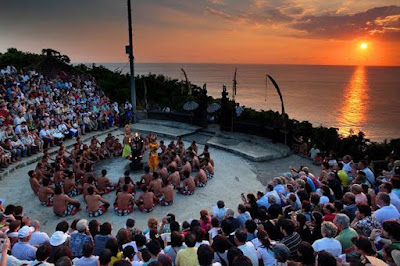 Sajian Seni Khas Bali: Tari Kecak Uluwatu