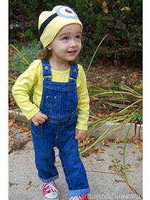http://www.wineandglue.com/2013/10/minion-costume-with-easy-minion-hat.html