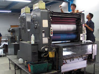 Perbedaan Istilah Cetak Offset dan Digital Printing dalam Percetakan