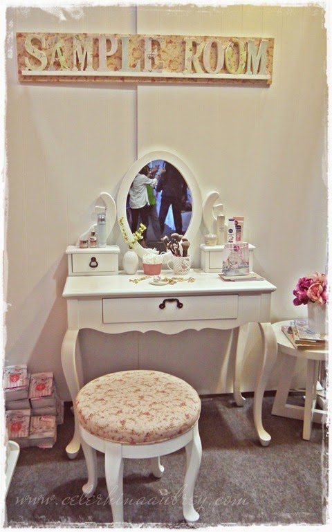 Sample-Room