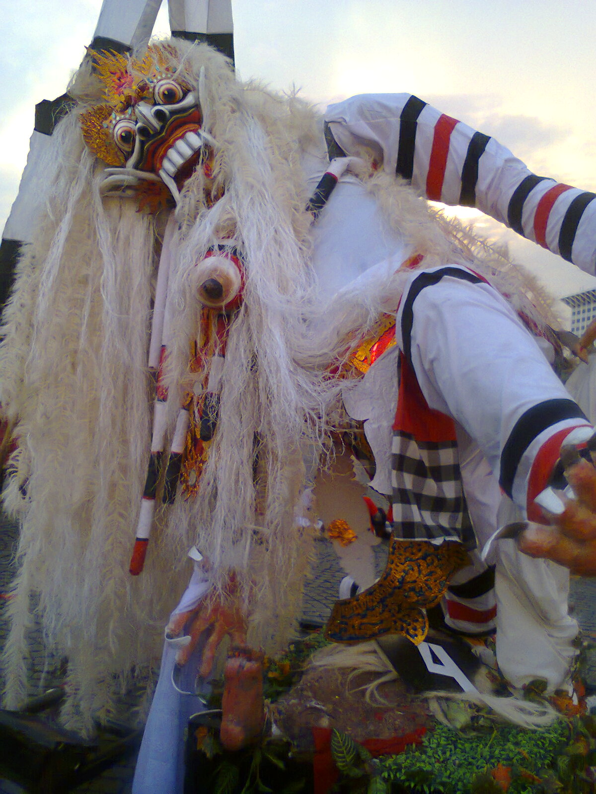 Ngayah persiapan Hari Nyepi 2013 ~ TEMPEK KOTERM