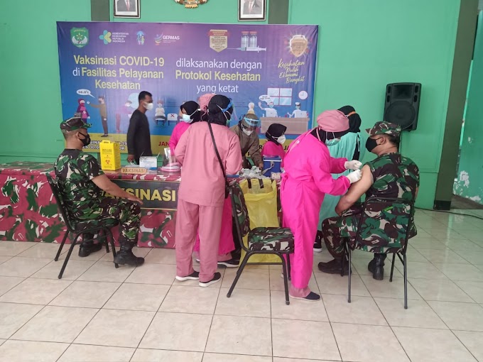 Anggota Kodim Depok Jalani vaksin