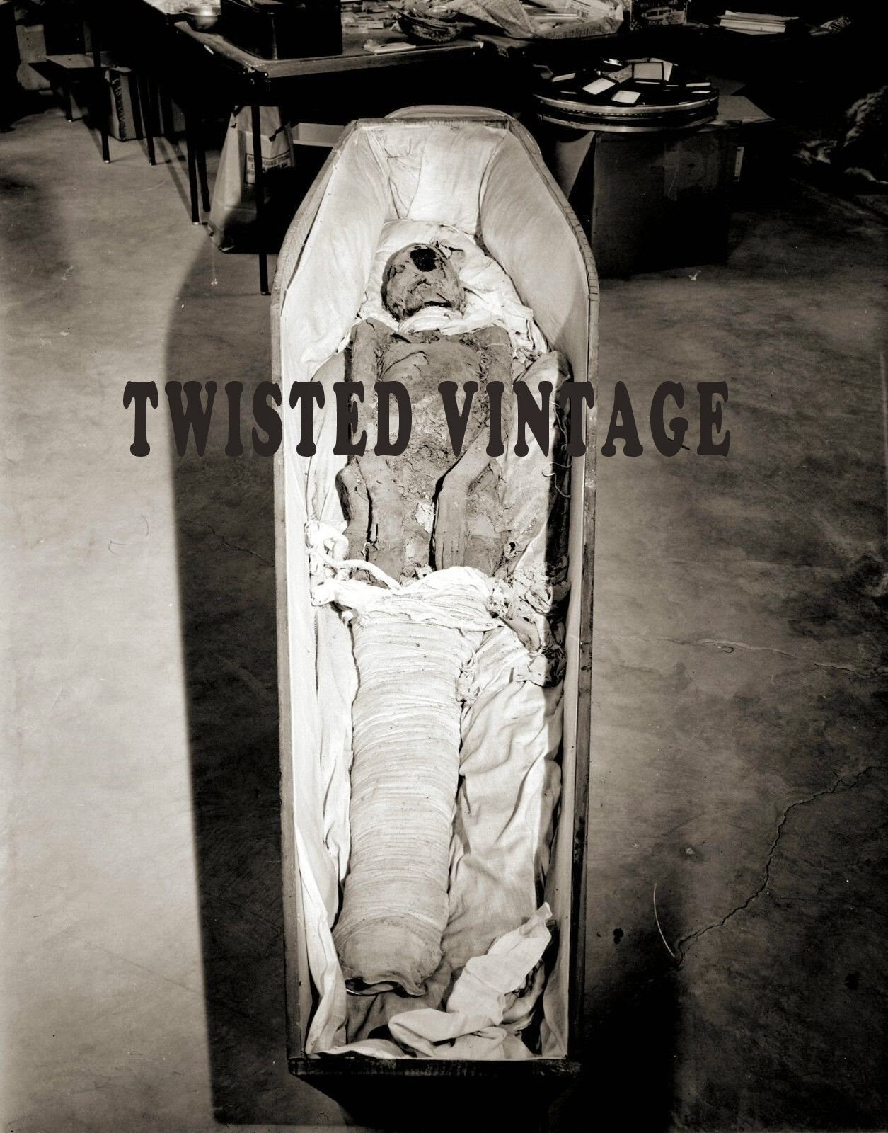 Nightclub Mummy 1956