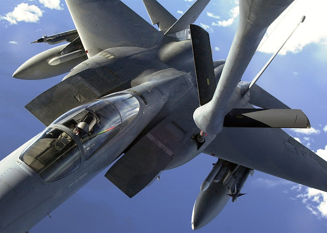 F-15C midair refueling.