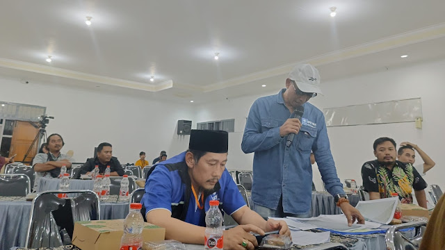 Rekap Suara DPRD Propinsi di KPU Sidoarjo Ricuh, Besok Buka Plano