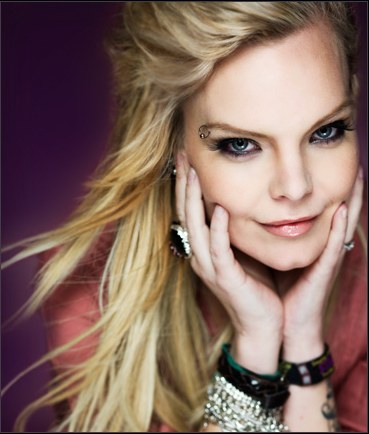 Anette Olzon: me encantaria cantar con Amy Lee