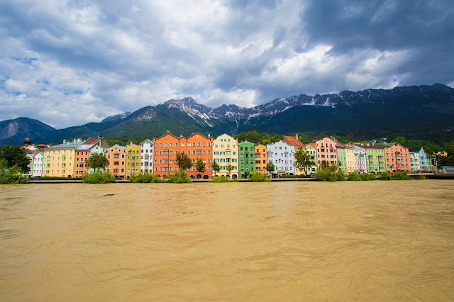 Case colorate lungo il fiume Inn-Innsbruck