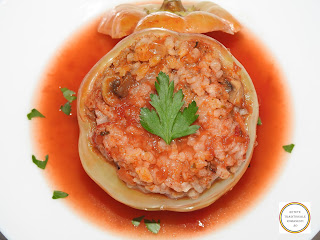 Ardei umpluti cu orez si ciuperci reteta de post taraneasca de casa fierti in sos tomat de rosii retete culinare mancare cu legume morcovi ceapa ulei bulion,