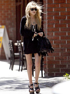 mary kate olsen hairstyles. They dare to be different