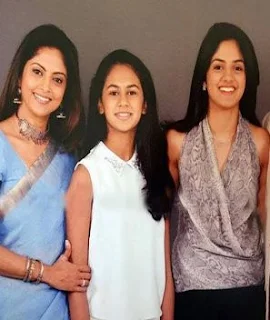 Nadhiya Family Husband Parents children's Marriage Photos