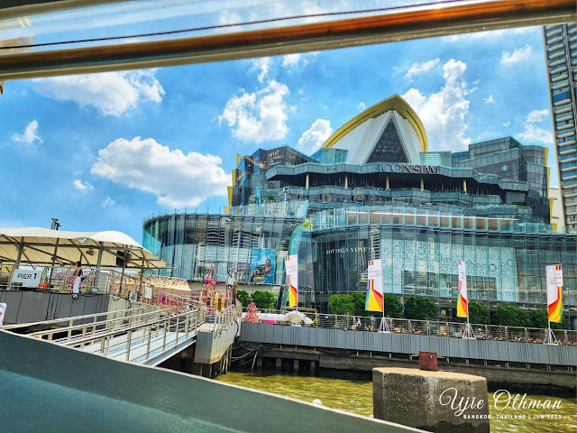 Hop-On Hop-Off Tourist Boat Sungai Chao Phraya Bangkok Thailand