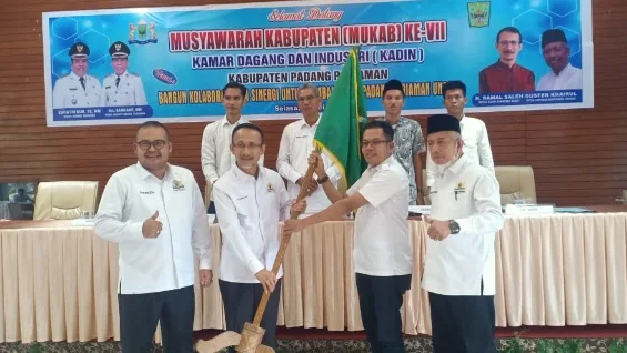 Zeki Aliwardana Terpilih Aklamasi Ketua Kadin Padang Pariaman Periode 2022-2027