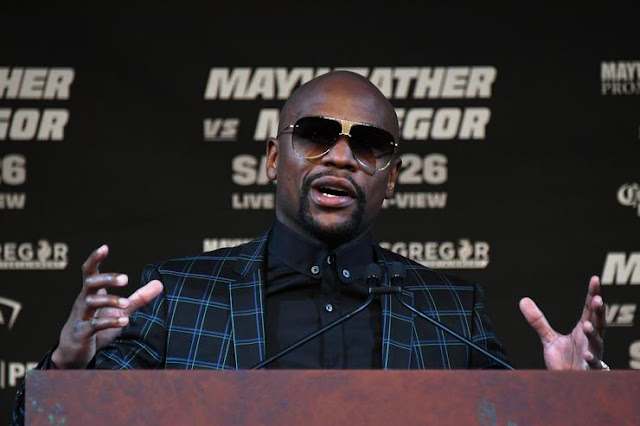 Floyd Mayweather Celebrates Being Highest Paid Celebrity