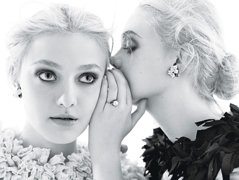 Hmm you might be wondering why Dakota Fanning and Elle Fanning