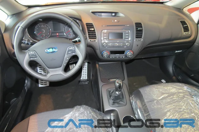 Novo Kia Cerato 2014 - Interior