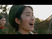 [Music]彭丽媛 Peng Liyuan《血染的风采》冯小刚芳华MV！ Bloodstained Glory  