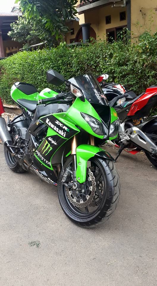  MOGE Bekas Kawasaki ZX10 Th 2009 BEKASI LAPAK MOBIL 