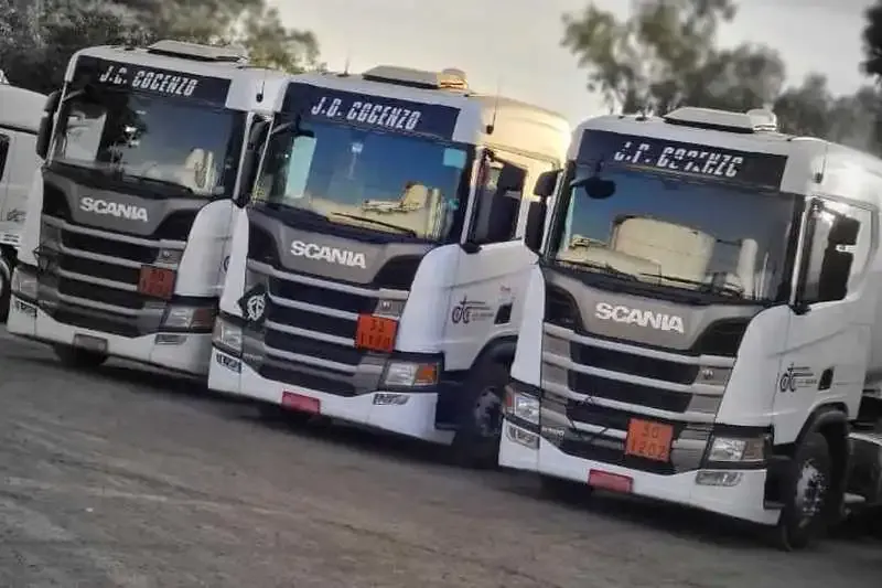 Frota de caminhões Scania da JD Cocenzo