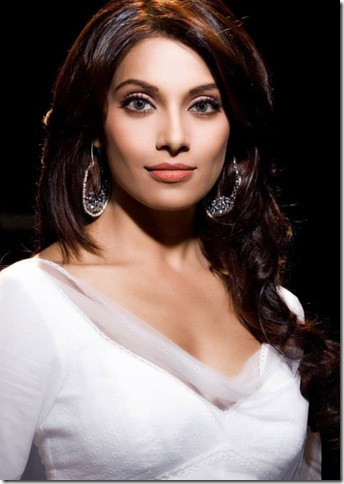 bipasha-hot2