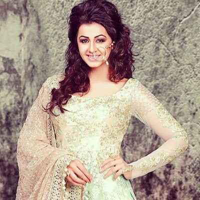 Nikki Galrani actress hd, hot,cute, spicy, navel, saree, sexy, unseen, profile photos and pictures