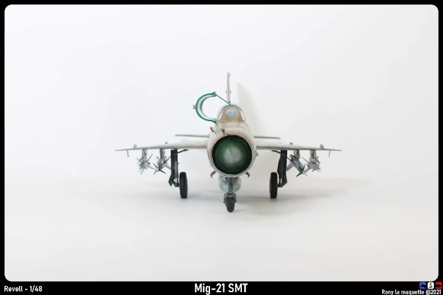 Maquette du Mig-21SMT de Revell au 1/48.