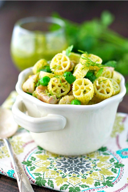 4-INGREDIENT SPRING PESTO PASTA