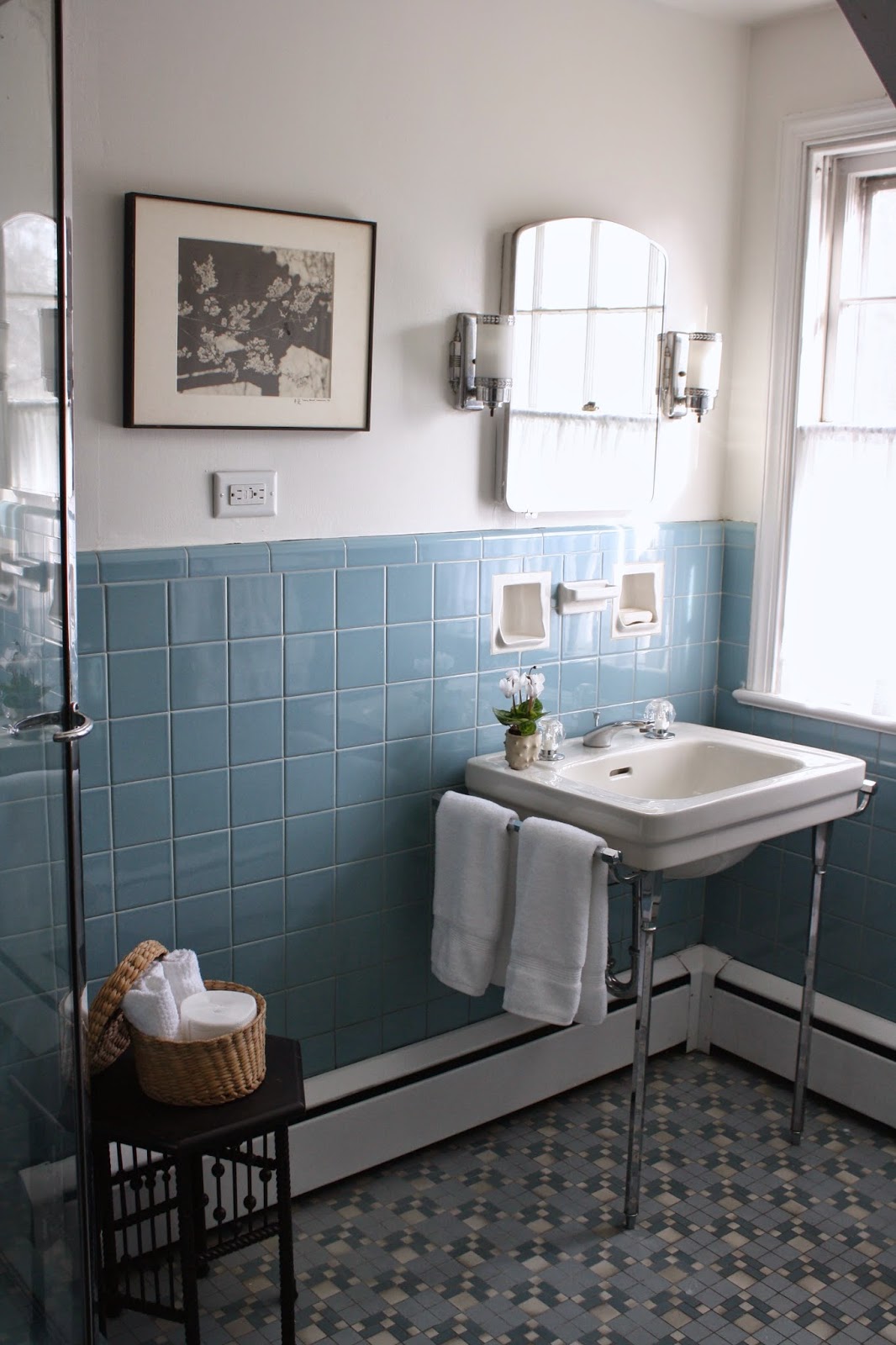 Meet Me in Philadelphia: Preholiday SpruceUp: The Vintage Blue Tile Bathroom