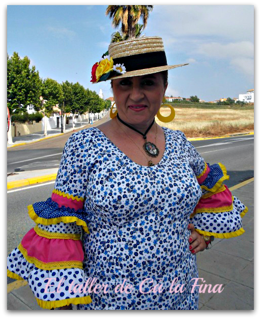 Vestida para la Romería de Aljaraque con canotier