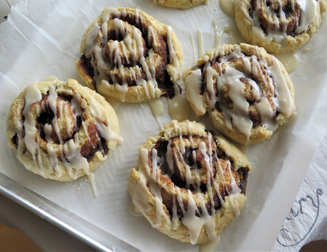 Mom's Cinnamon Rolls (small batch)