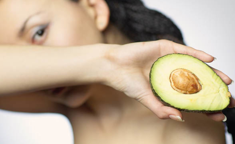 The Avocado Oil Benefits for Your Hair, Skin, and Health