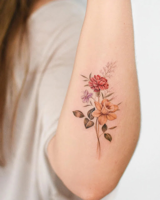 Pe­tite Flower Small Tattoos ideas-2