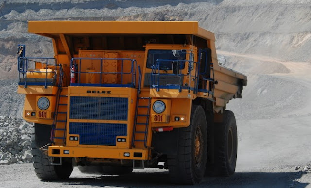 truk dam besarBELAZ 801