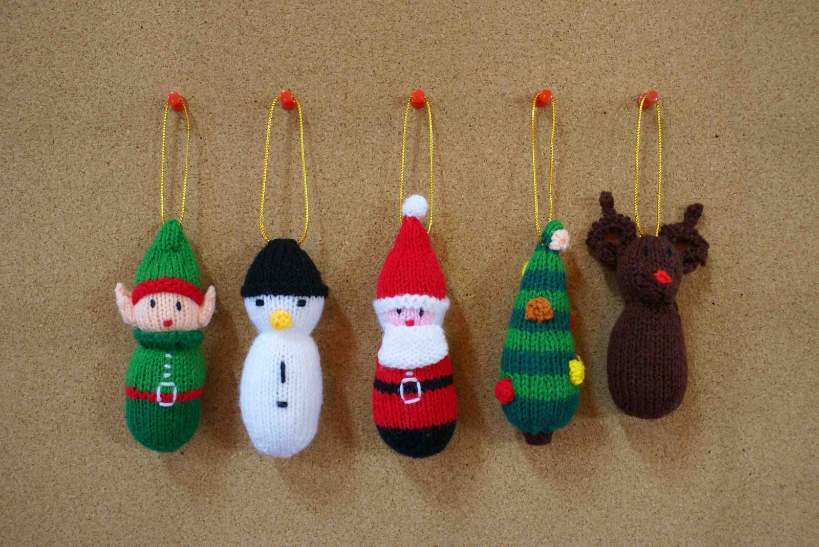 Family Crafts and Recipes Knitted  Christmas  Ornaments 