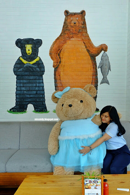 foto dengan teddy bear di jogja