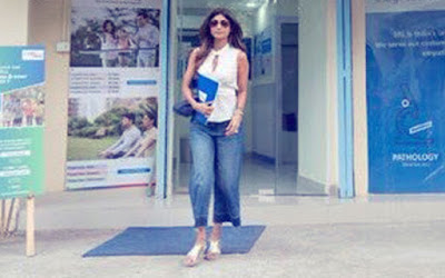 Shilpa-Shetty-was-recently-spotted-outside-a-diagnostic-centre-Andhra-Talkies