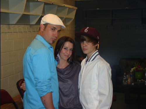 Justin Bieber's family are all on Twitter