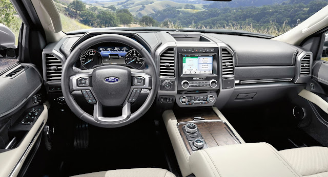 Interior view of 2018 Ford Expedition Max