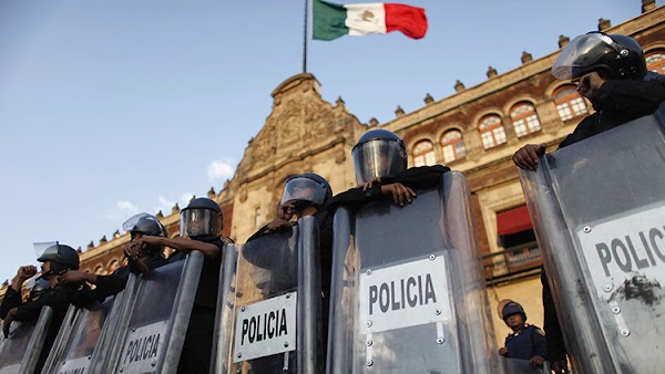 "Los pobres no podemos pagar la energía": Los mexicanos se rebelan contra la alta tarifa de la luz