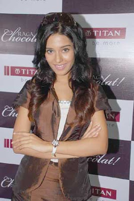 Amrita Rao Launches Chocolat! Collection of Titan Pictures